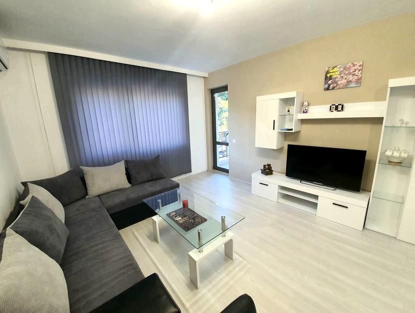 Дава се под наем Двустаен апартамент в Пловдив, Център - 70 кв.м за 550 € - Снимка #1