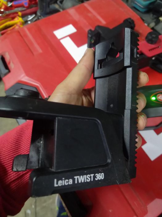 Лазерен нивелир LEICA LINO L2P5G-1 линейно - точков