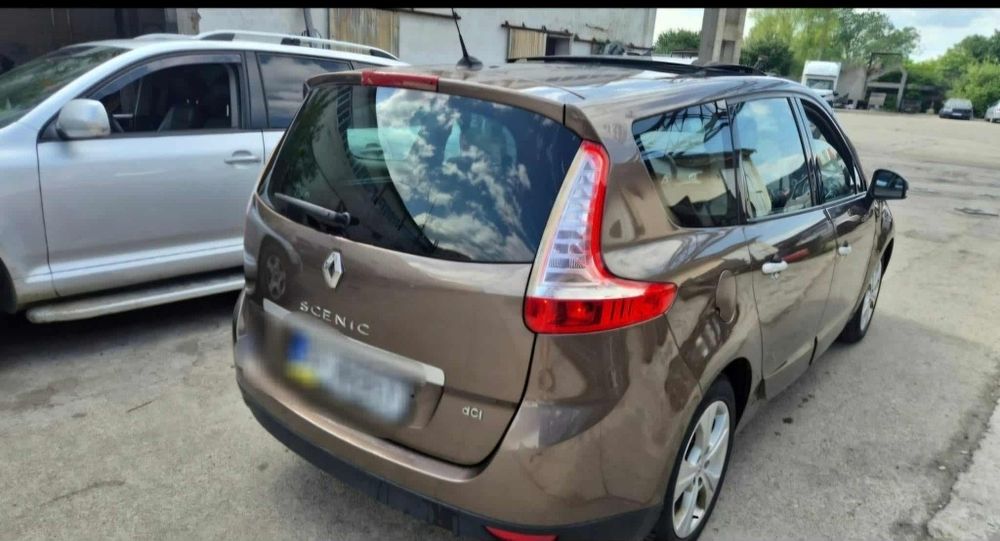 Vând Renault Grand Scenic