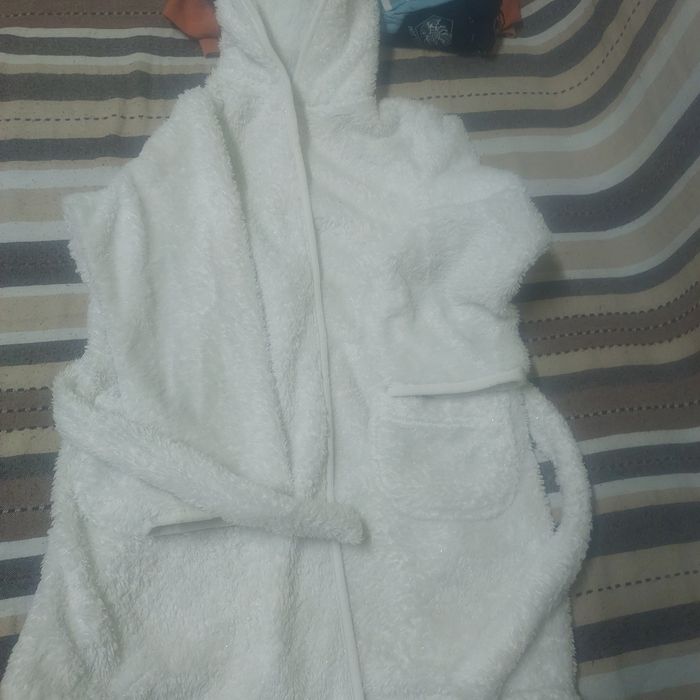 Halat si pijamale marimea 122