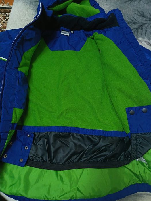 Куртка на мальчика на 8-10 лет рост 152 см