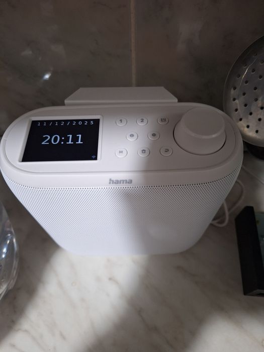 Vând radio Hama cu internet.