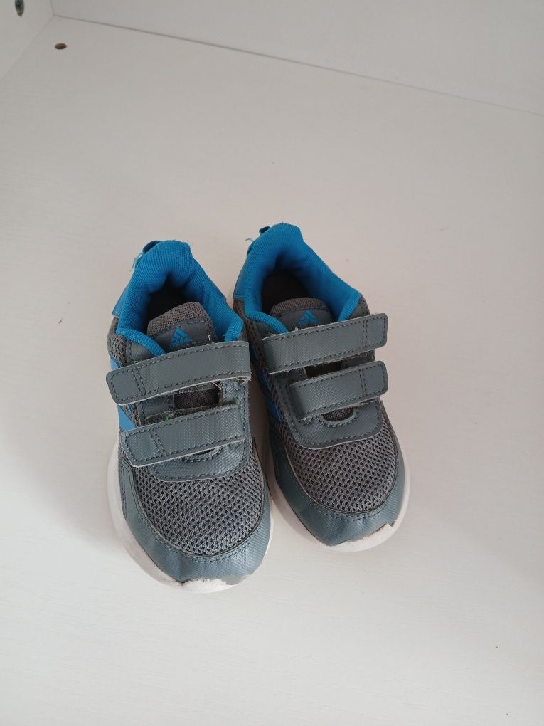 Маратонки adidas 25 номер