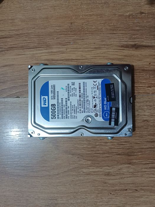 Western Digital WD Blue 500GB 16MB 7200rpm SATA3 (WD5000AAKX)
Este tes