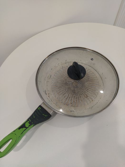 Сковородка за 3000 тг