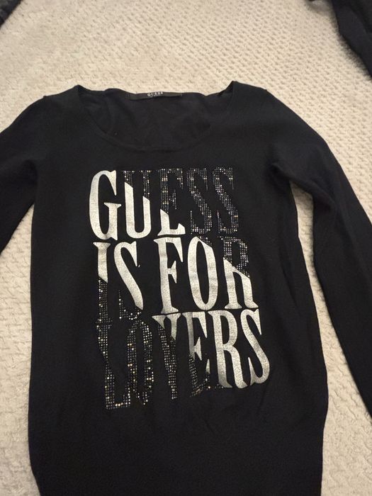 Красив дамски пуловер Guess,отлично състояние
