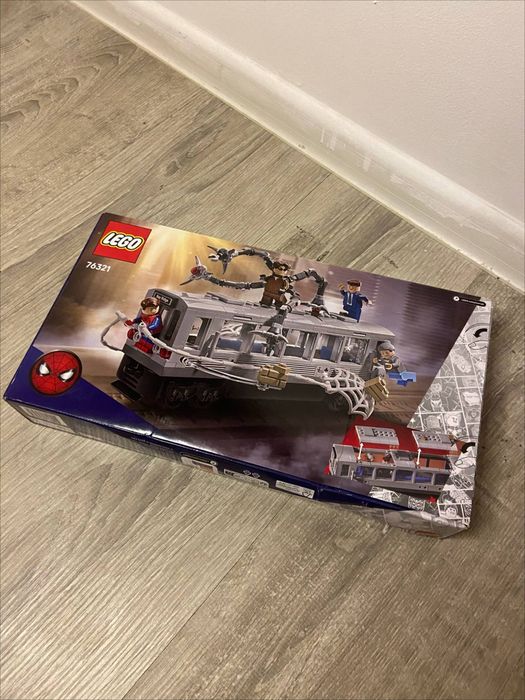 Продам Lego spider man оригинал
