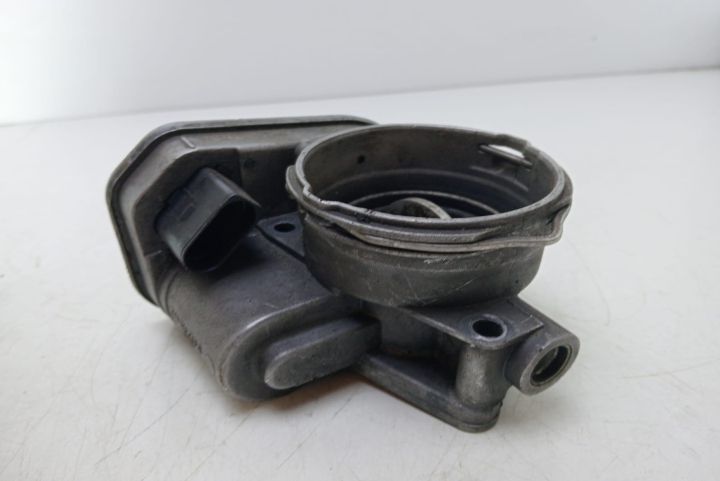 Clapeta acceleratie 038128063G Volkswagen VW Passat B6 seria