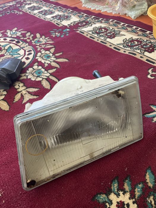 Продам фару переднюю от ваз 21099