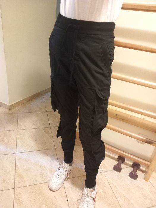 Pantaloni VAGABOND cam noi!
