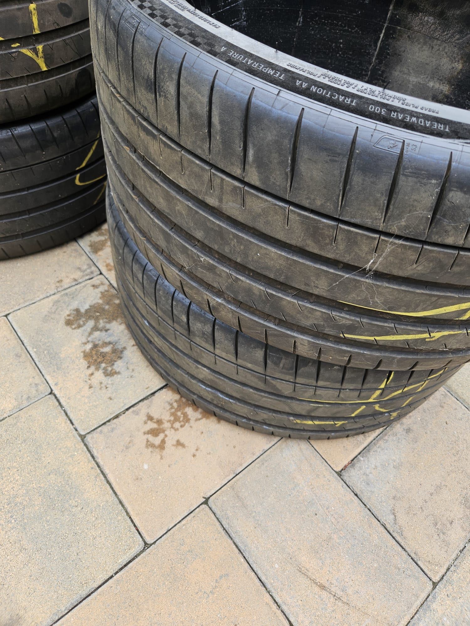 Vand anvelope Michelin 285/30R22 vara aproape noi