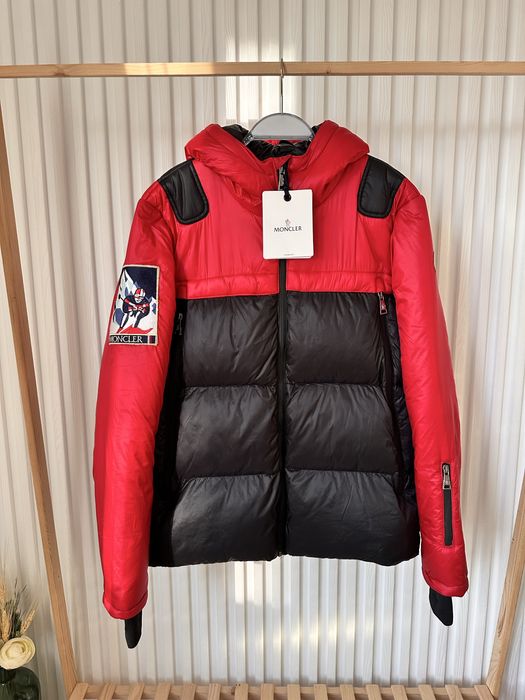 Продавам мъжко яке Moncler