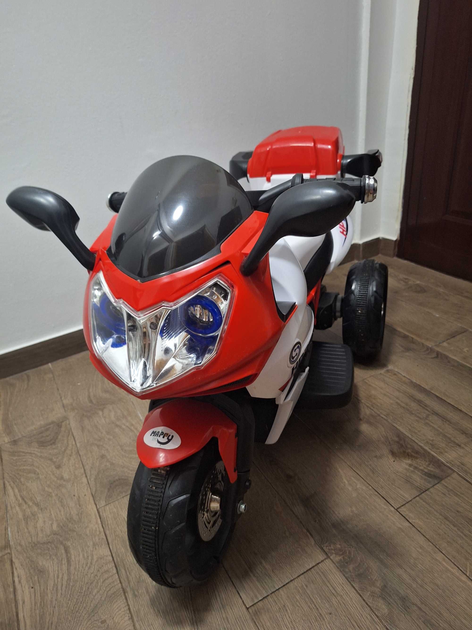 Motocicleta electrică impecabila cumpărată acum 4 luni