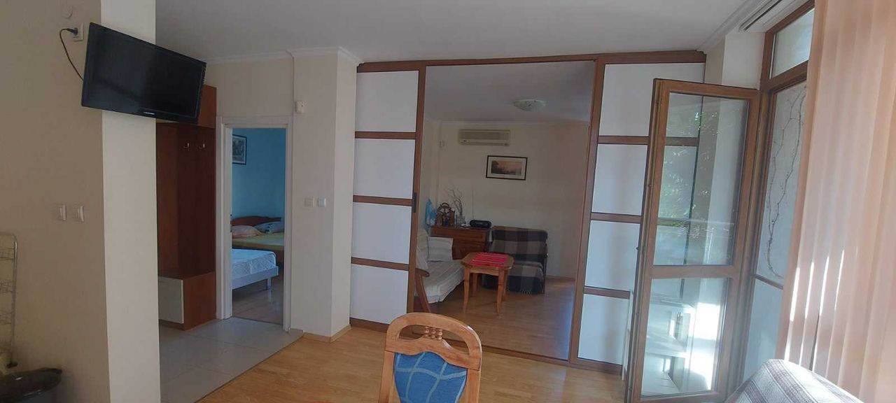 Продава се Тристаен апартамент в к.к. Слънчев бряг - 67 кв.м за 1120 €/кв.м - Снимка #4