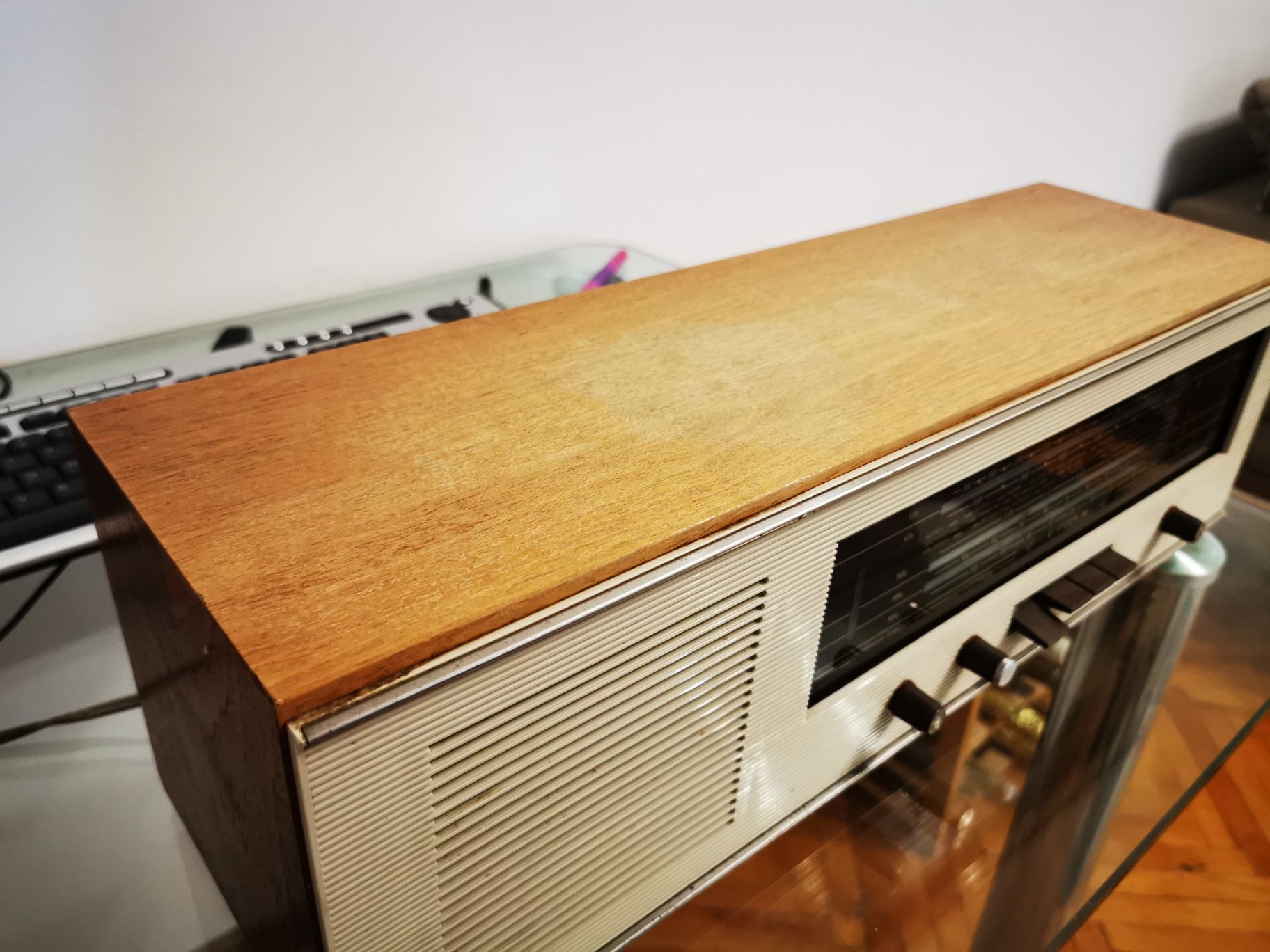 Radio vechi Bruns radio super 5810 Hamburg pe lampi