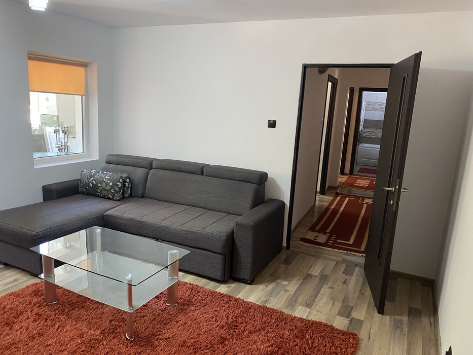 Inchiriez Apartament 2 Camere Resita Piata Sud