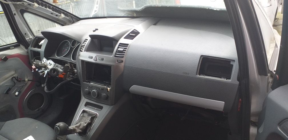 Planșă bord opel zafira b  2008