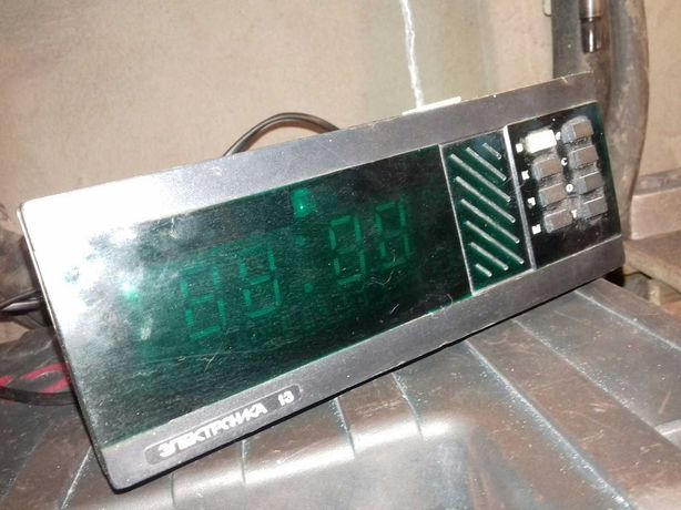 Часы Электроника 13 в Пластиковом корпусе ( нужен ремонт )