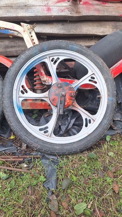 Vând roți de Moped