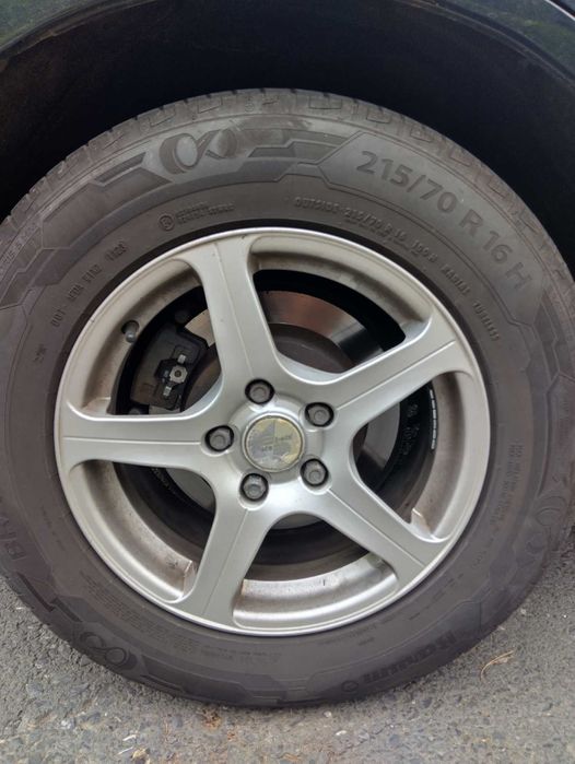 Джанти 5x114,3 с гуми 215 70 16 Barum Bravuris