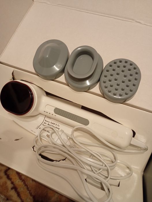 Vând un aparat de Masaj cu infla roșu că și nou model BEURER MG 20