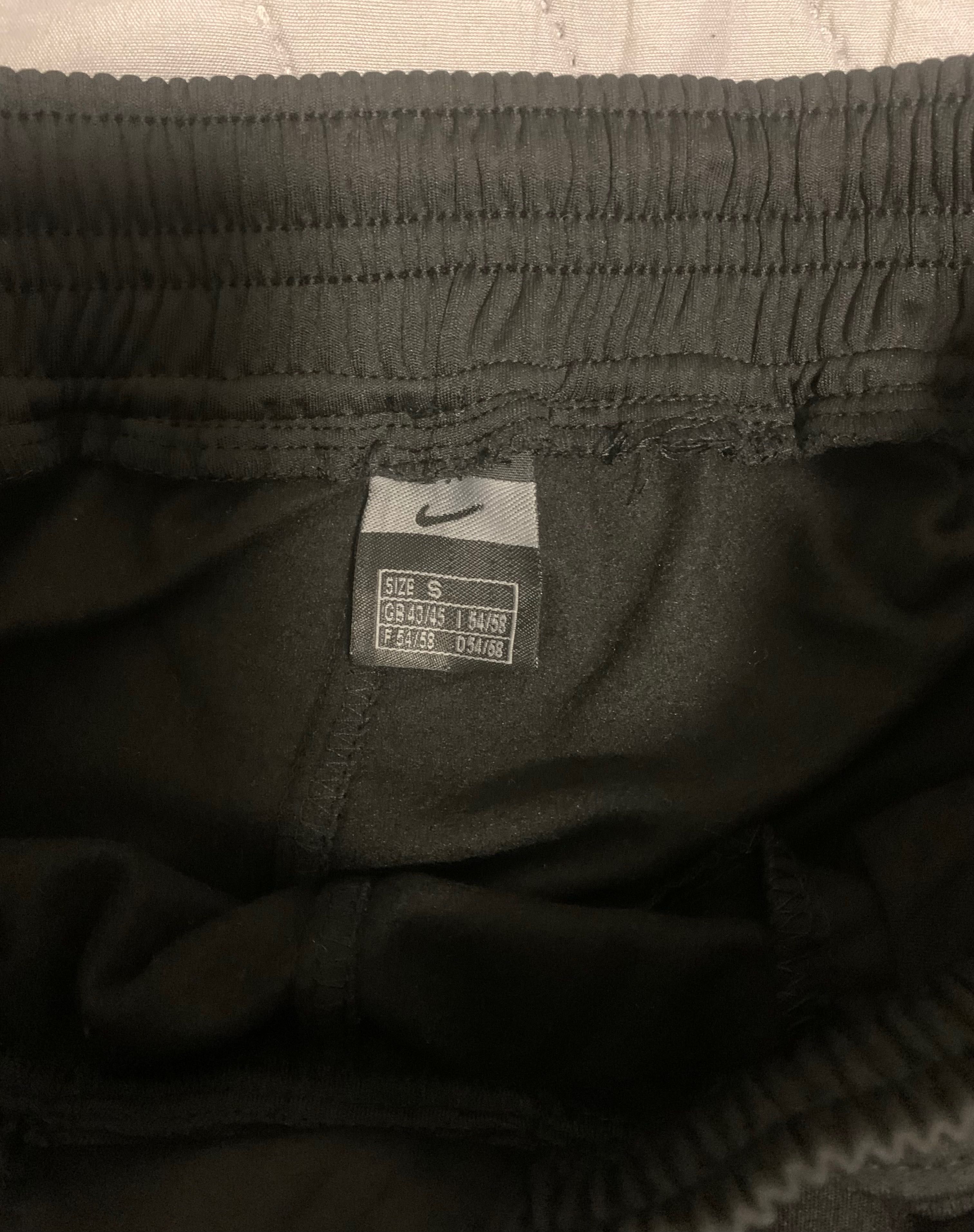 Екип Nike нов без етикет