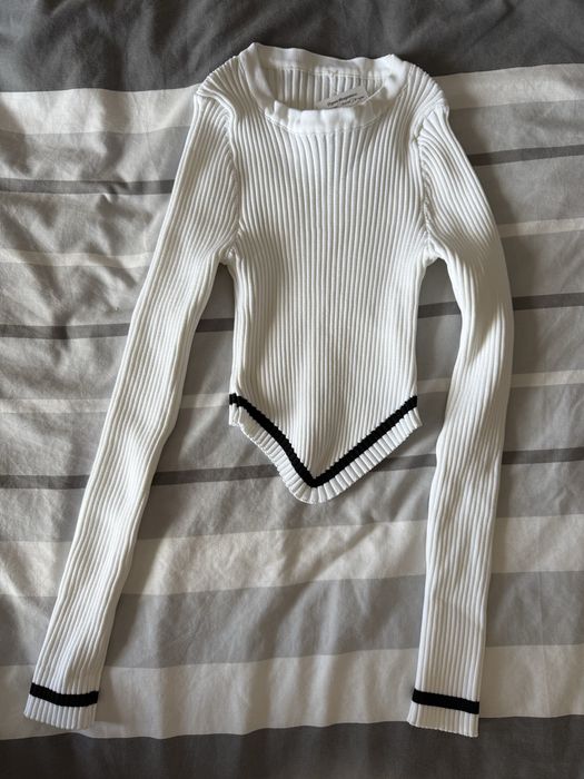 Ластична блуза с етикет