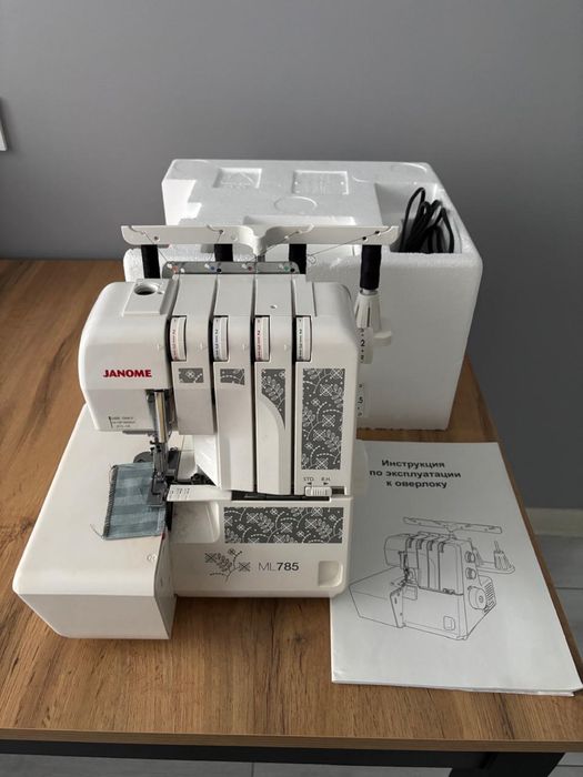 Продам оверлок есть торг срочно