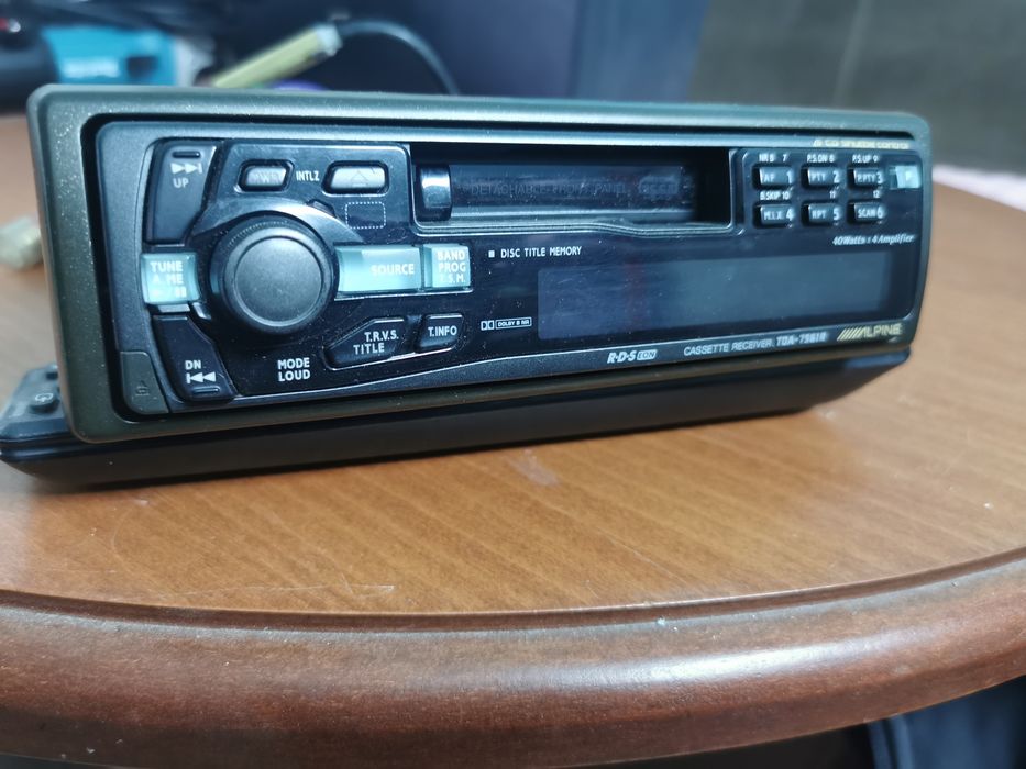 Alpine TDA 7561 R касетофон