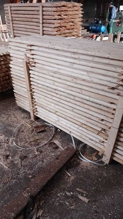 Tarusi din lemn strunjit si tratat