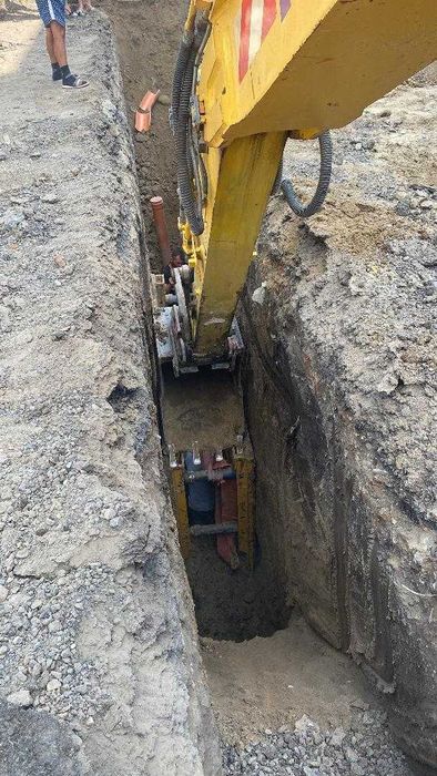 Inchiriere Excavator Roti 16 T sapaturi santuri canalizare taluzare