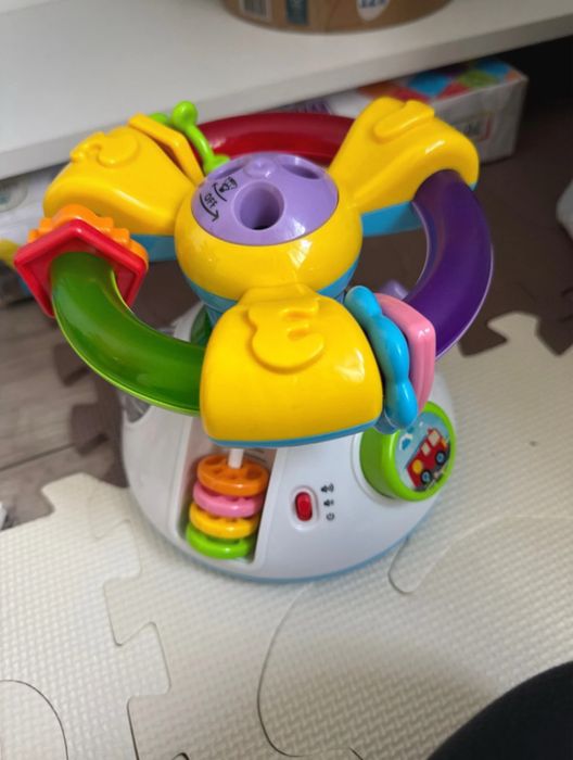 Jucarie muzicala cu proiector si volan