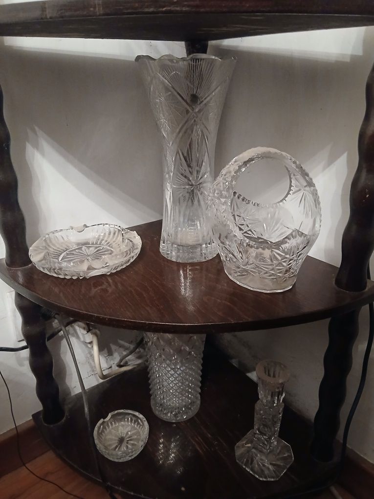 Vand obiecte cristal: vaze, scrumiere, sfetnic, etc