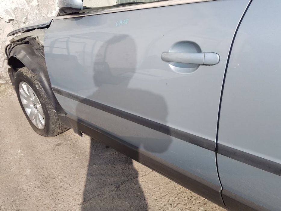 Portiera / Usa Stanga Fata VW Passat B5.5 2000 - 2005 Cod Culoare LB5S