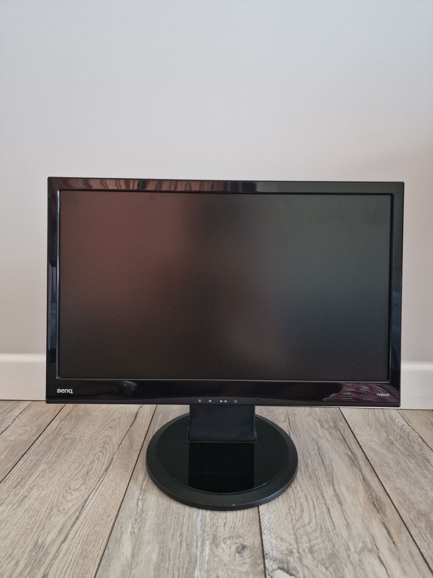 Монитор BenQ T900HD