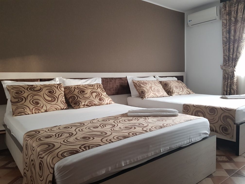 Vila Mar-Mari's și Vila YLY Eforie Nord