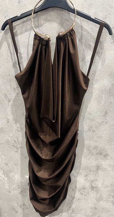 Елегантна рокля с камъни