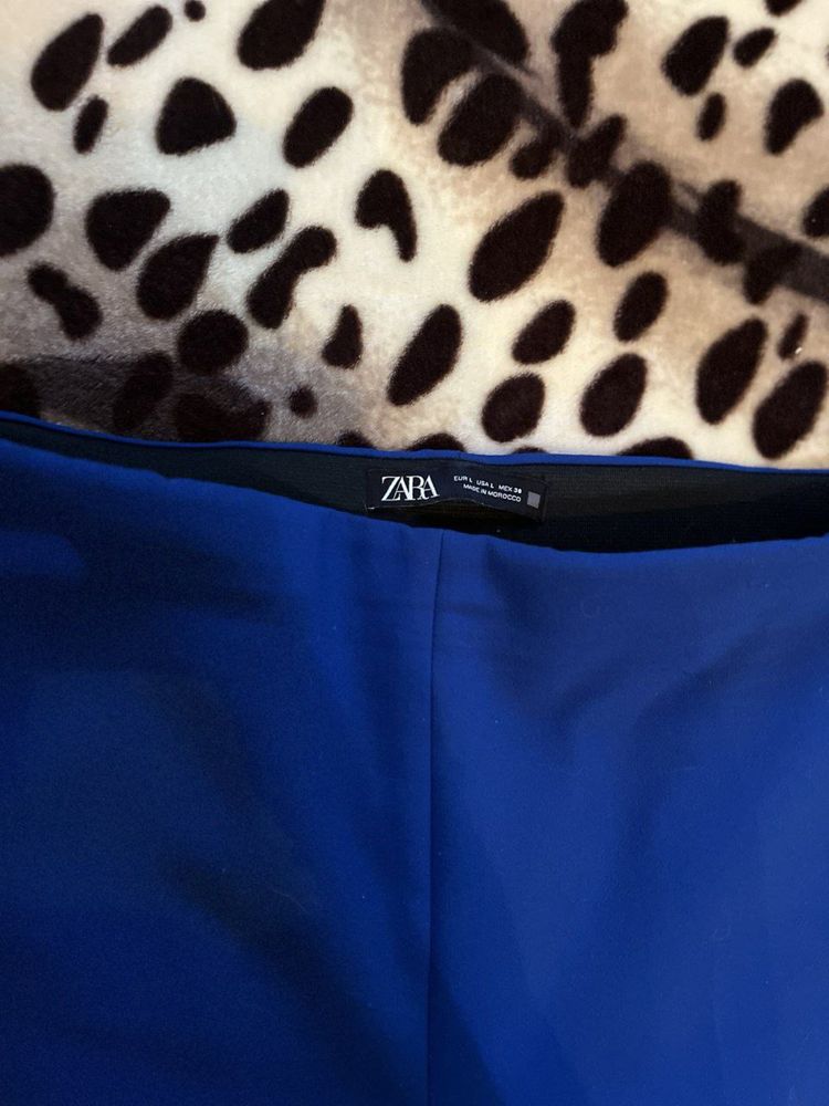 Костюм двойка ZARA,пиджак и брючки необыкновенно краивого цвета инди