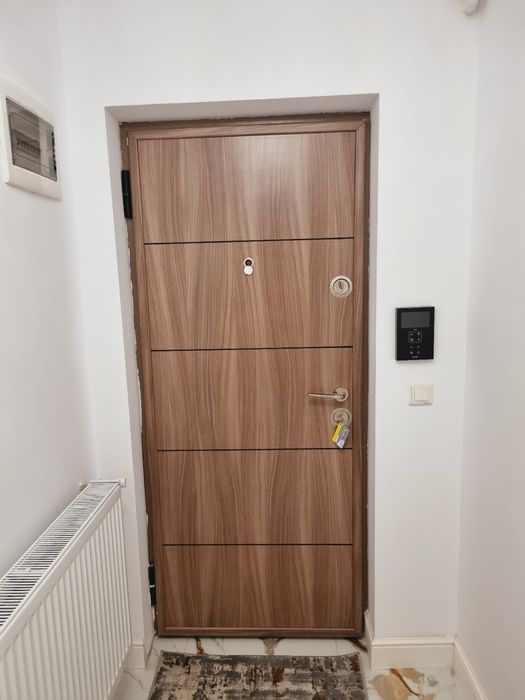 Proprietar Ap 4 camere cu curte proprie  Parc Bazilescu