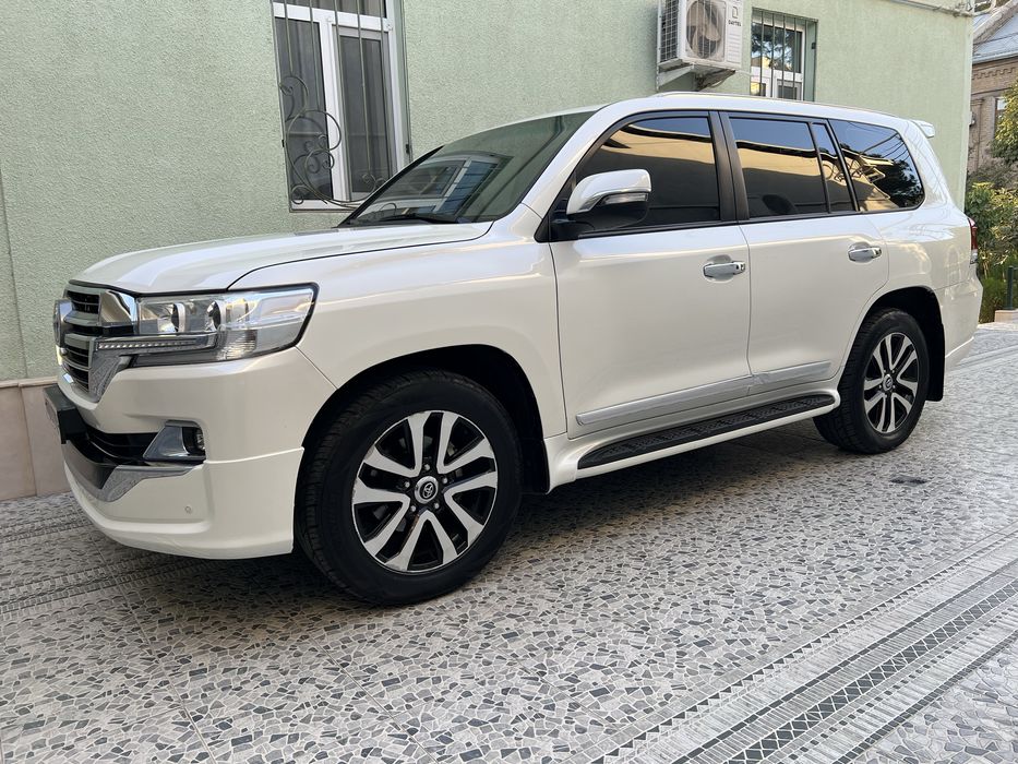 Toyota Land Cruser 200