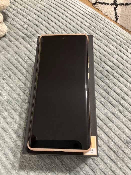 Vand Motorola Edge 50 Ultra Pantone, cu factura si garantie Emag