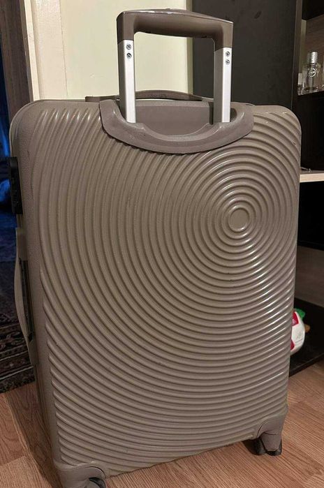 Продам чемодан Lumberjack 30x40x60 в хорошем состоянии Учтепа-26