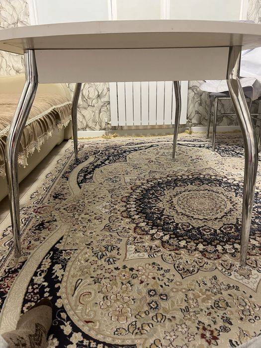 Продам стол кухонный