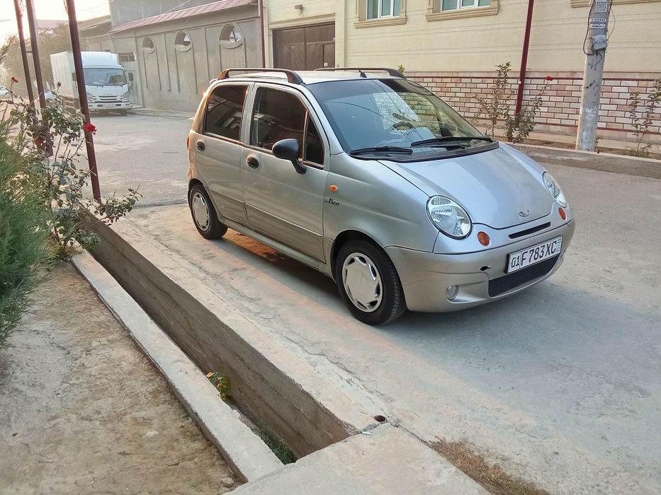 Moshina sotiladi faqat naxtka