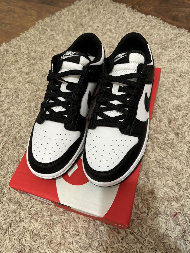 nike dunk panda low