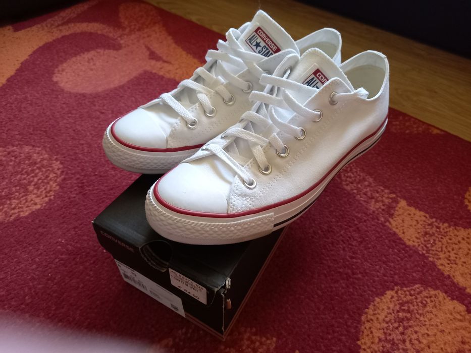 Teneși - Converse