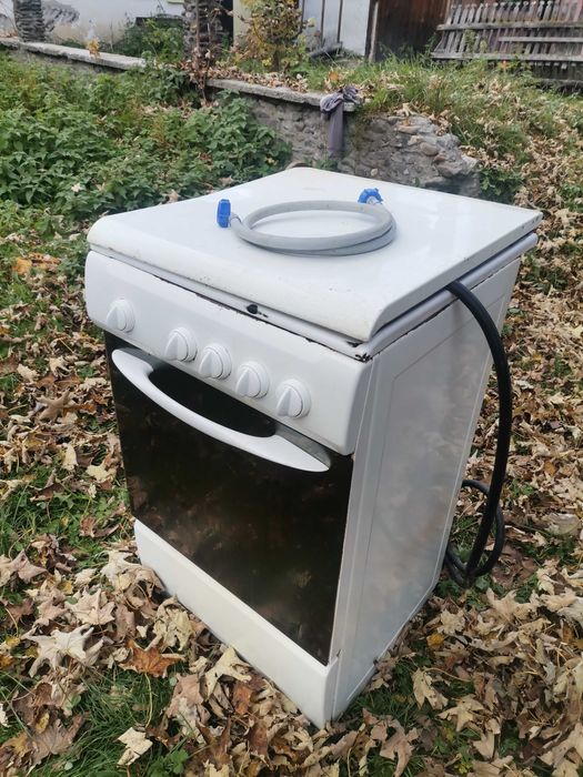 Aragaz ZANUSSI cu cuptor 4 arzătoare perfect funcțional