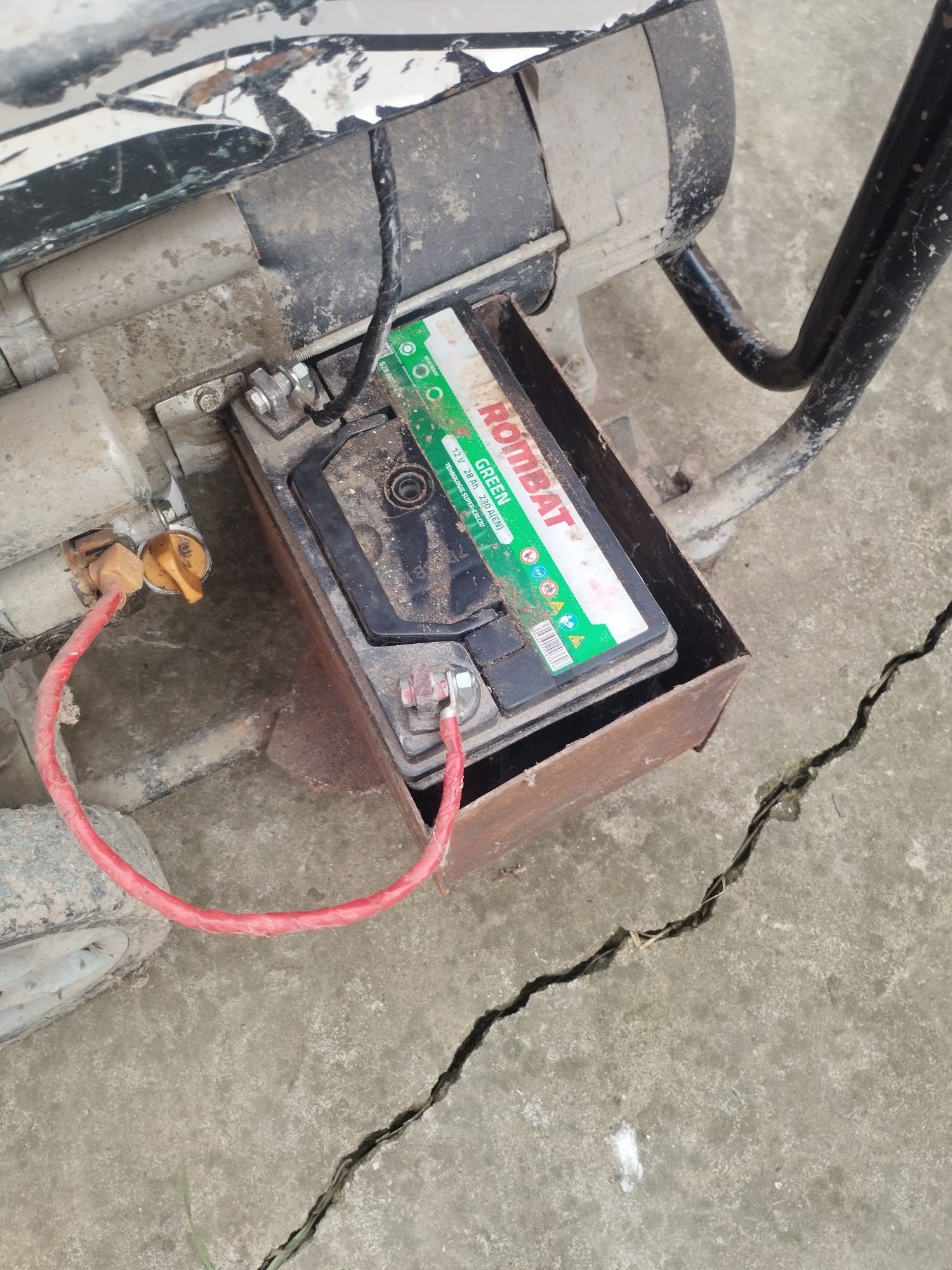 Vând generator second-hand Senci 8000E, pornire la cheie și manual .