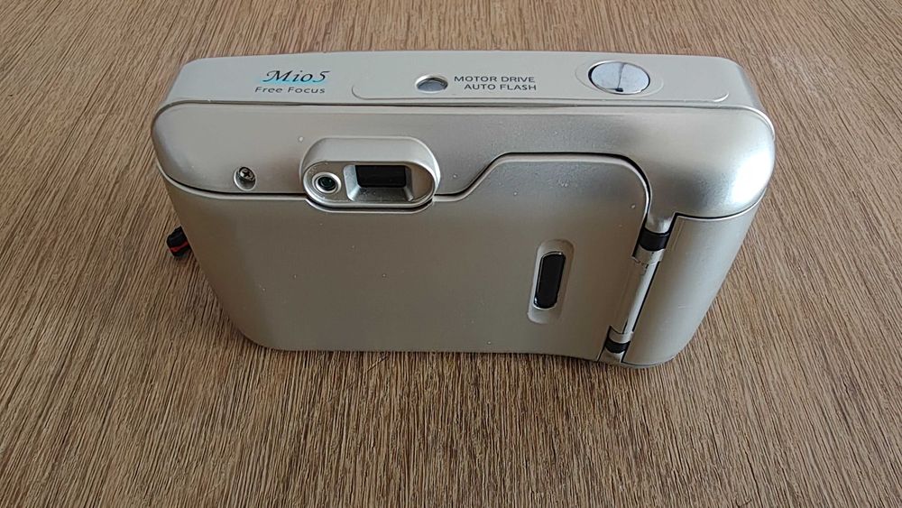 Продавам фотоапарат SKINA Mio5 произведен в Япония