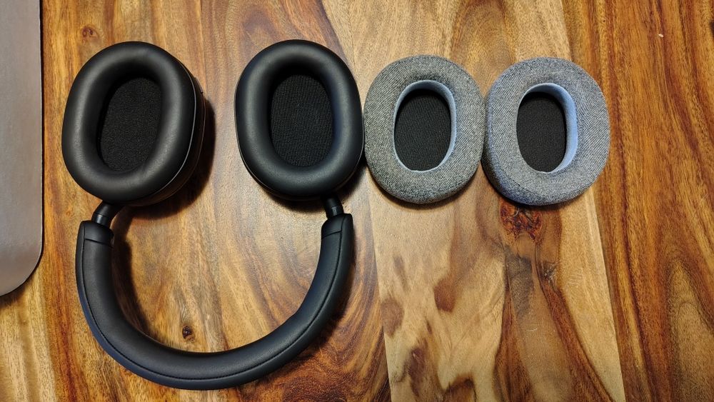 Casti Sony WH-1000XM5 cu defect